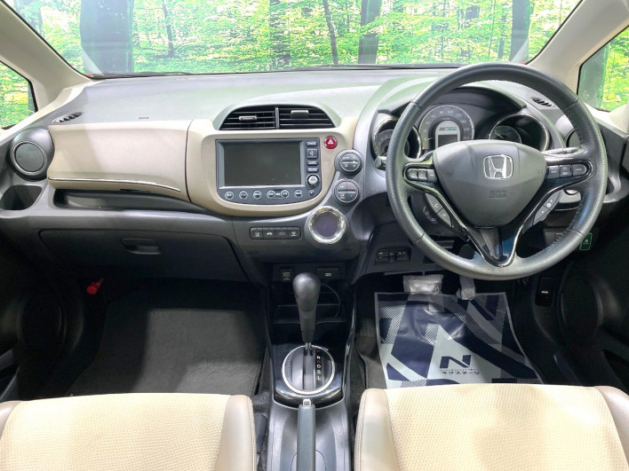 2012 Honda Fit Shuttle Hybrid DAA-GP2 (UW-6a150ea899b0e)[4]