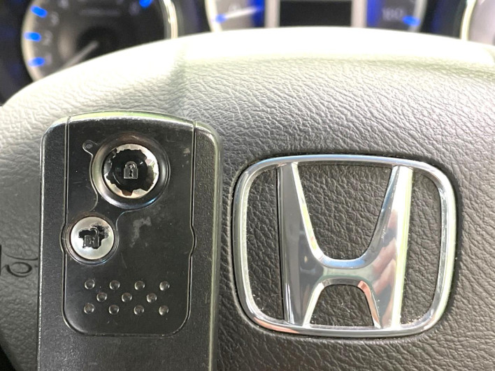 2012 Honda Fit Shuttle Hybrid DAA-GP2 (UW-6a150ea899b0e)[13]