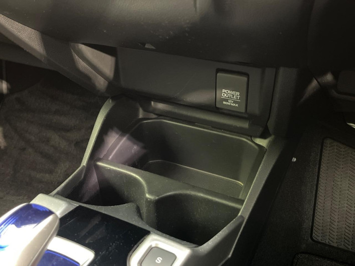 2016 Honda Fit Hybrid DAA-GP5 (UW-6a150ea9ab402)[23]