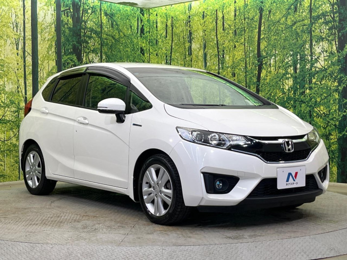 2016 Honda Fit Hybrid DAA-GP5 (UW-6a150ea9ab402)[5]