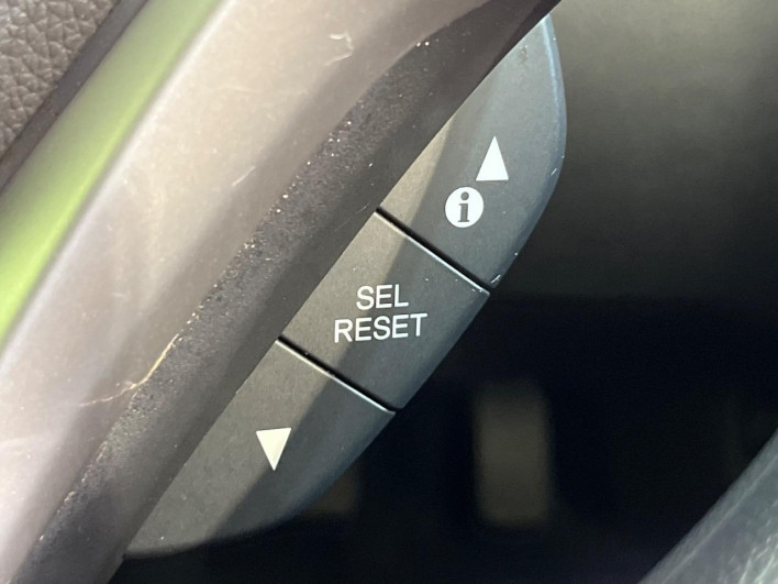 2016 Honda Fit Hybrid DAA-GP5 (UW-6a150ea9ab402)[14]
