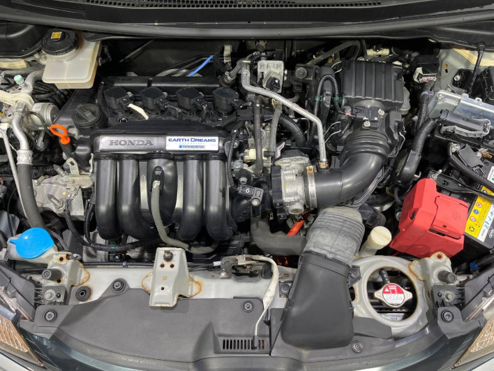 2014 Honda Fit Hybrid DAA-GP6 (UW-6a150eab54b6a)[9]