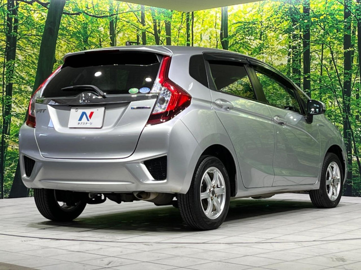 2014 Honda Fit Hybrid DAA-GP6 (UW-6a150eab54b6a)[19]