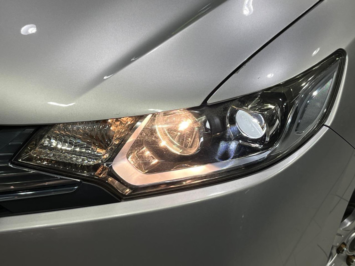 2014 Honda Fit Hybrid DAA-GP6 (UW-6a150eab54b6a)[10]