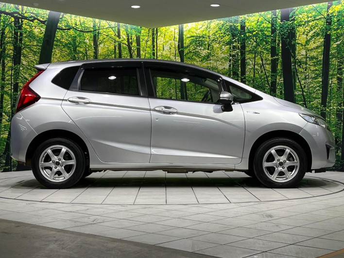 2014 Honda Fit Hybrid DAA-GP6 (UW-6a150eab54b6a)[18]