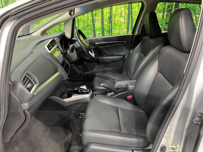 2014 Honda Fit Hybrid DAA-GP6 (UW-6a150eab54b6a)[23]