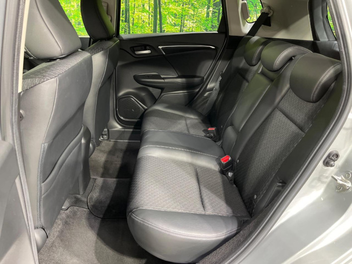 2014 Honda Fit Hybrid DAA-GP6 (UW-6a150eab54b6a)[24]