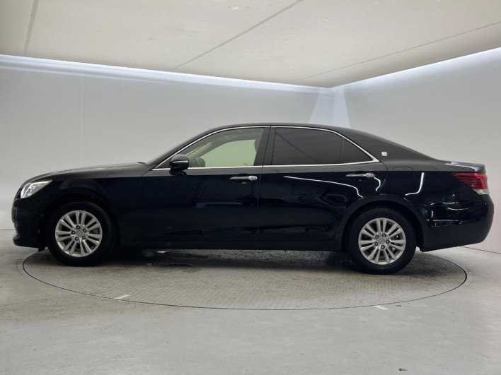 2014 Toyota Crown DBA-GRS210 (UW-6a150eaedf3ba)[28]