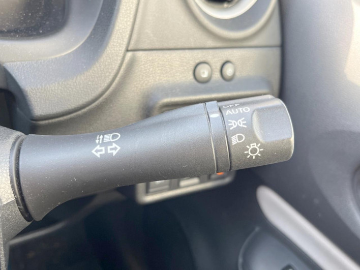 2017 Nissan Note DAA-HE12 (UW-6a150ec17fde9)[16]