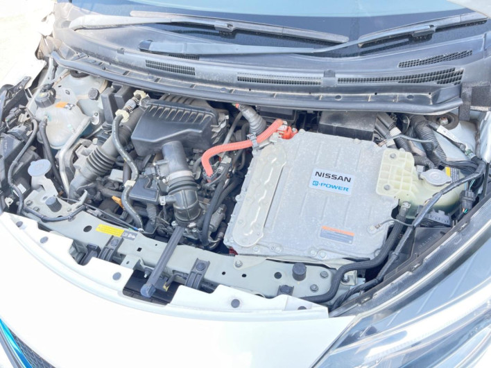 2017 Nissan Note DAA-HE12 (UW-6a150ec17fde9)[4]