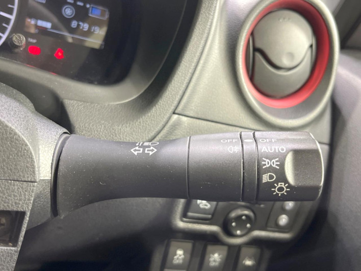 2018 Nissan Note DAA-HE12 (UW-6a150ec2232ed)[19]