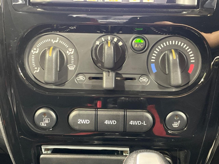 2012 Suzuki Jimny ABA-JB23W (UW-6a150ed270441)[16]