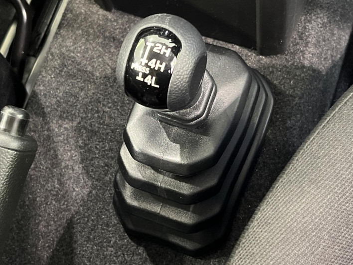 2018 Suzuki Jimny 3BA-JB64W (UW-6a150ed3b3910)[12]