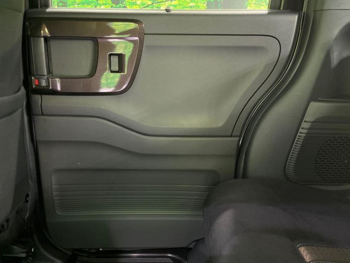 2018 Honda N-BOX CUSTOM DBA-JF3 (UW-6a150ee66da8b)[26]