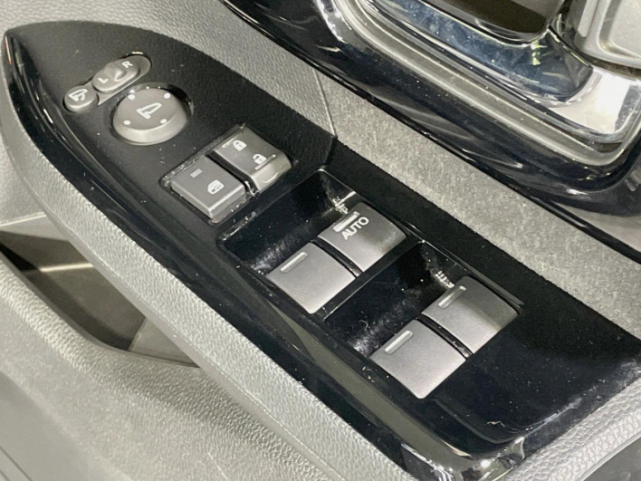 2022 Honda N-BOX CUSTOM 6BA-JF3 (UW-6a150ef13c274)[25]