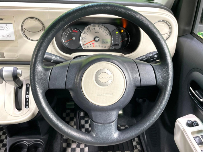 2013 Daihatsu Mira Cocoa DBA-L675S (UW-6a150f1b5e965)[19]