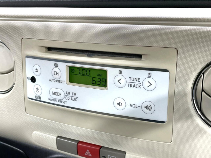 2013 Daihatsu Mira Cocoa DBA-L675S (UW-6a150f1b5e965)[24]