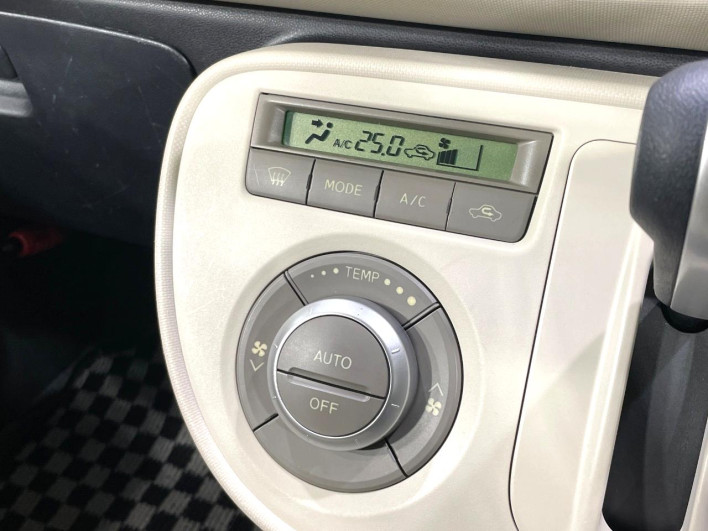 2013 Daihatsu Mira Cocoa DBA-L675S (UW-6a150f1b5e965)[25]