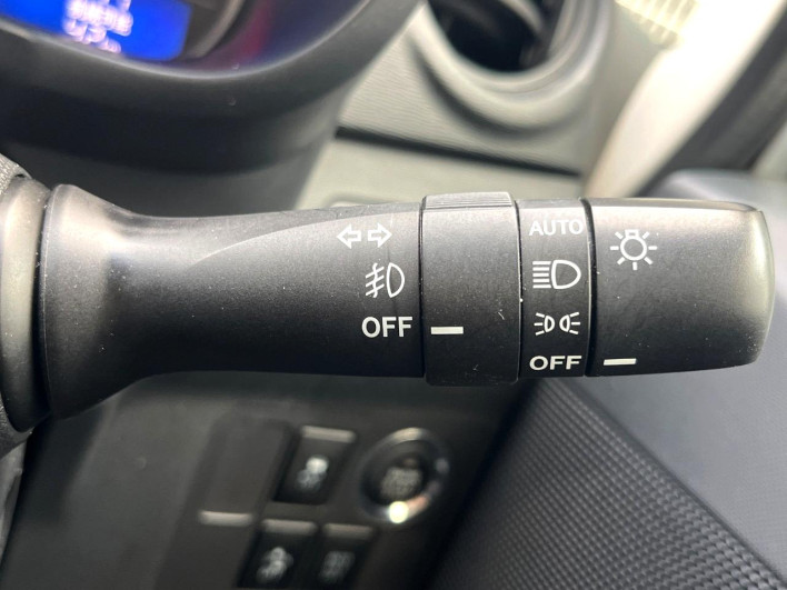 2013 Daihatsu Move DBA-LA100S (UW-6a150f1d41e8e)[19]