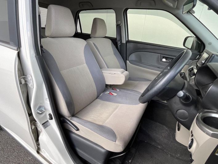2017 Daihatsu Cast DBA-LA250S (UW-6a150f21a63bd)[13]