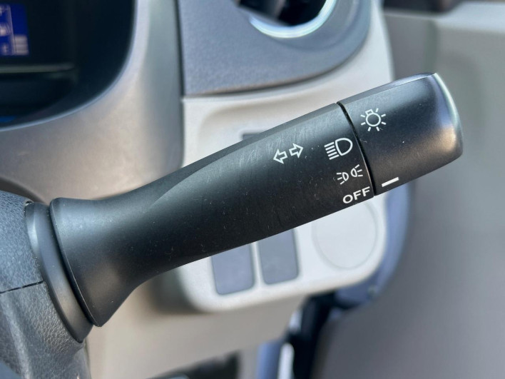 2012 Daihatsu Mirai Ease DBA-LA300S (UW-6a150f2363831)[25]