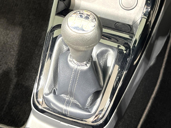 2022 Toyota Copen 3BA-LA400A (UW-6a150f27c5d4d)[28]