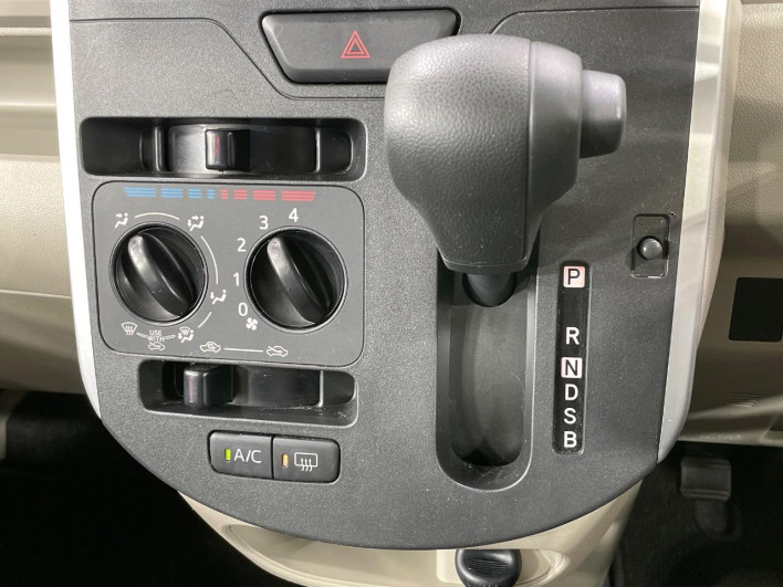 2017 Daihatsu Tanto DBA-LA600S (UW-6a150f2c3a3cb)[5]