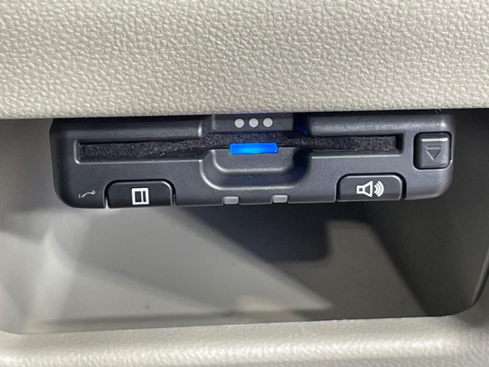 2017 Daihatsu Tanto DBA-LA600S (UW-6a150f2c3a3cb)[9]