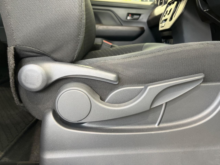 2018 Toyota Roomy DBA-M900A (UW-6a150f4490e69)[26]