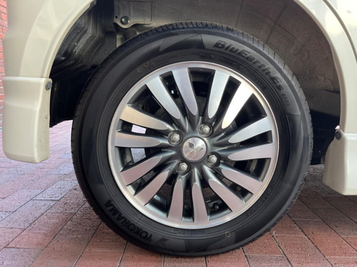 2011 Mitsubishi Delica D:2 DBA-MB15S (UW-6a150f555d235)[20]