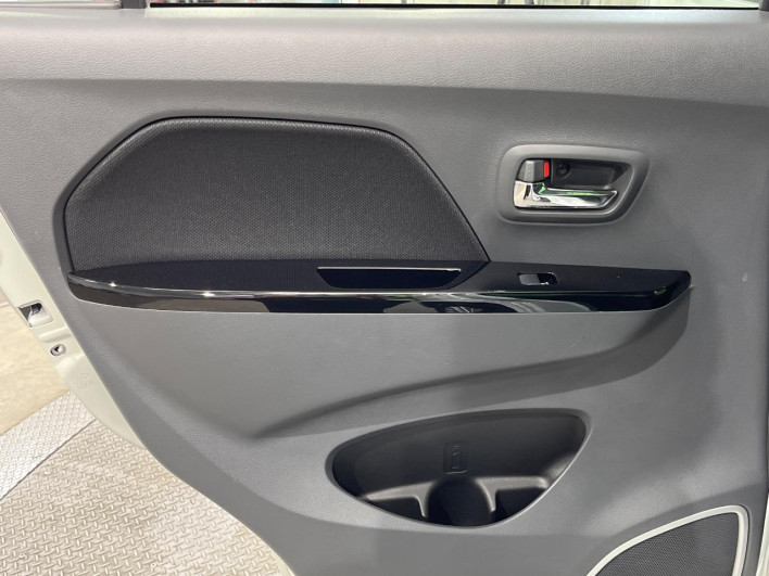 2015 Suzuki Wagon R Stingray DAA-MH44S (UW-6a150f5cea564)[28]