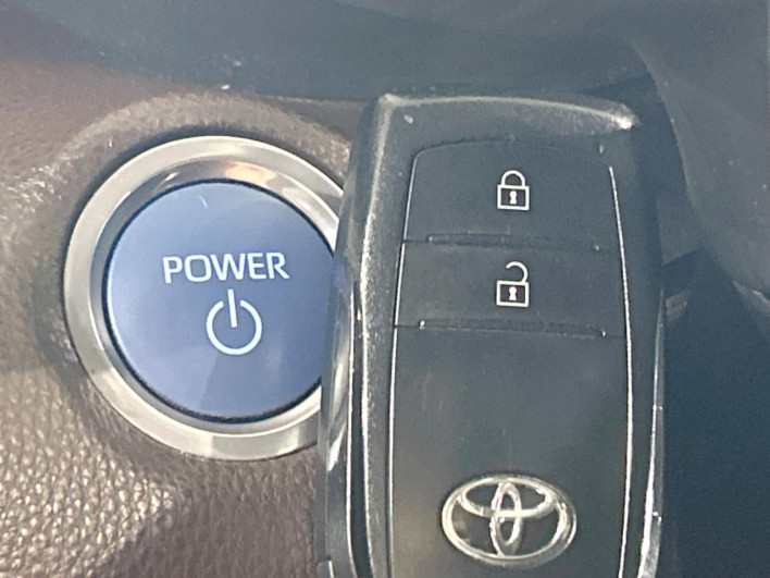 2020 Toyota Yaris Cross 6AA-MXPJ10 (UW-6a150f8b9140c)[6]