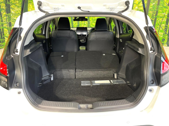 2021 Toyota Aqua 6AA-MXPK11 (UW-6a150f919d432)[11]