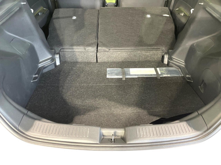 2021 Toyota Aqua 6AA-MXPK11 (UW-6a150f919d432)[12]