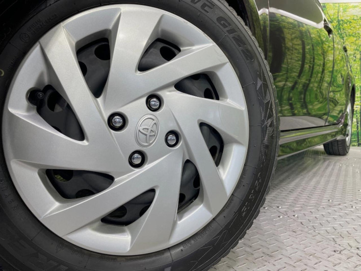 2015 Toyota Aqua DAA-NHP10 (UW-6a150fae5fe51)[4]