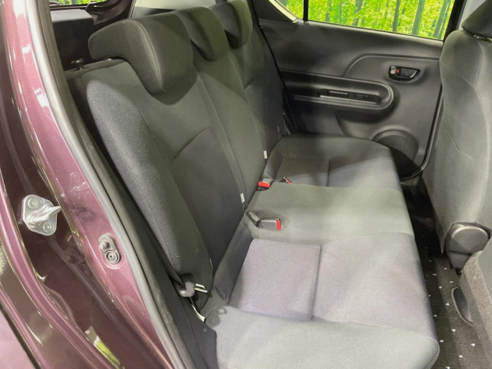 2015 Toyota Aqua DAA-NHP10 (UW-6a150fae5fe51)[29]