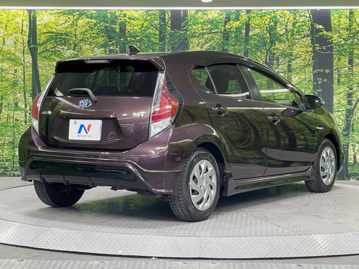 2015 Toyota Aqua DAA-NHP10 (UW-6a150fae5fe51)[16]