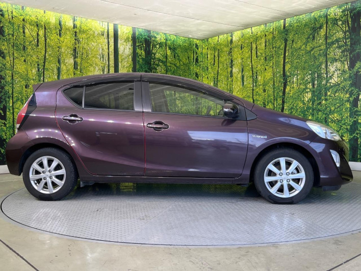 2015 Toyota Aqua DAA-NHP10 (UW-6a150faf9930c)[11]
