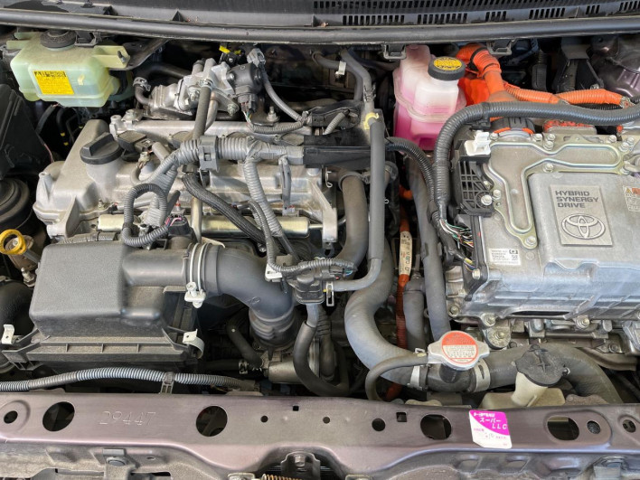 2015 Toyota Aqua DAA-NHP10 (UW-6a150faf9930c)[4]