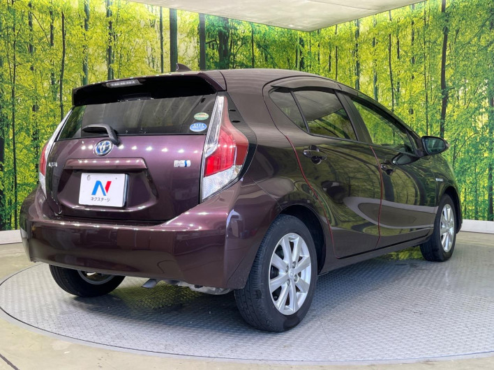 2015 Toyota Aqua DAA-NHP10 (UW-6a150faf9930c)[10]