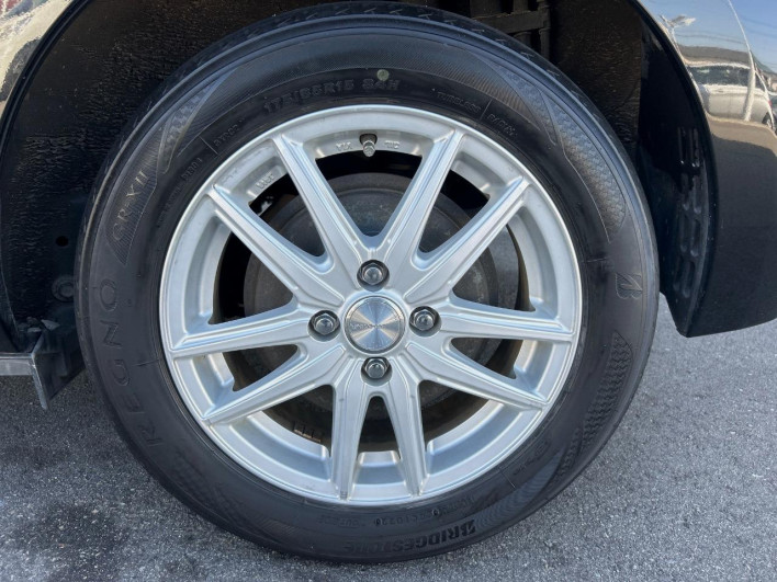 2016 Toyota Aqua DAA-NHP10 (UW-6a150fb0027f6)[12]