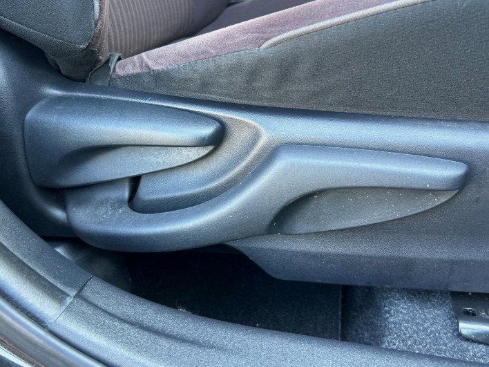 2016 Toyota Aqua DAA-NHP10 (UW-6a150fb0027f6)[23]