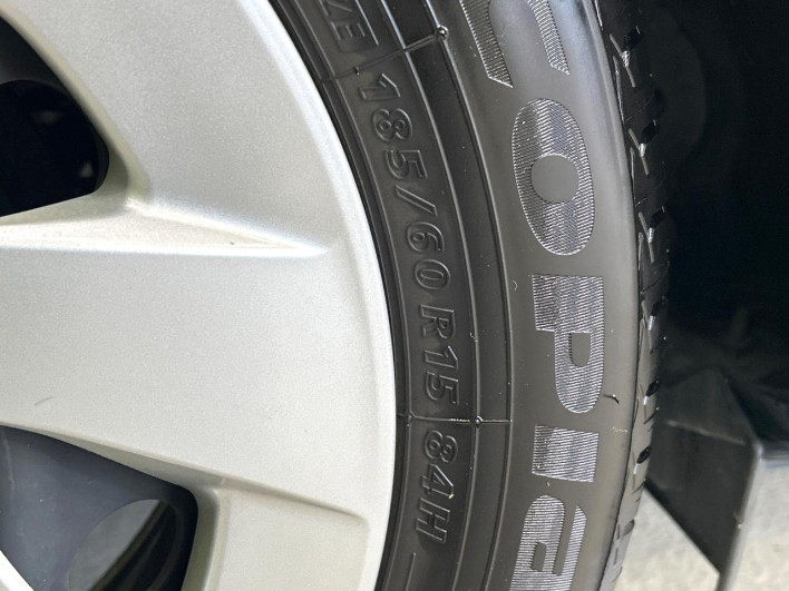 2019 Toyota Aqua DAA-NHP10 (UW-6a150fb55742a)[17]