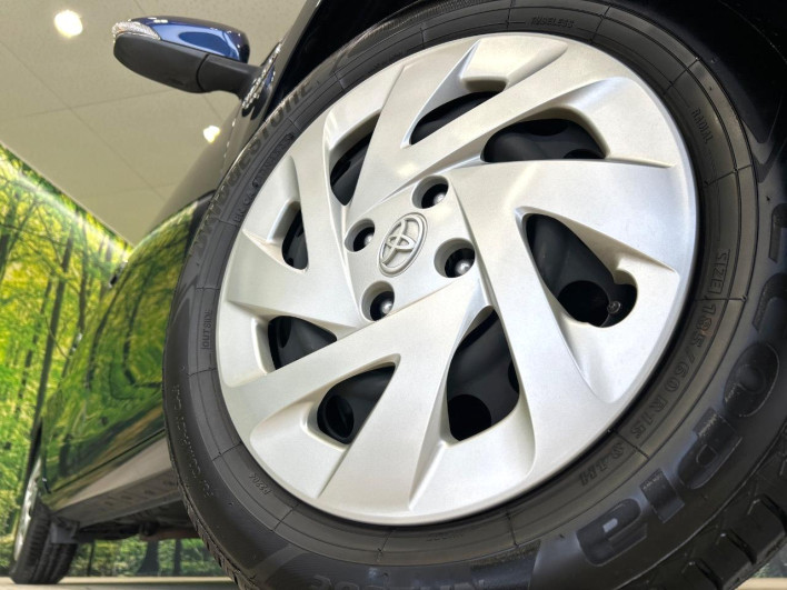 2019 Toyota Aqua DAA-NHP10 (UW-6a150fb55742a)[14]