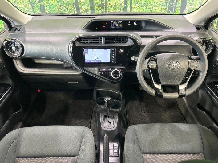 2019 Toyota Aqua DAA-NHP10 (UW-6a150fb55742a)[28]