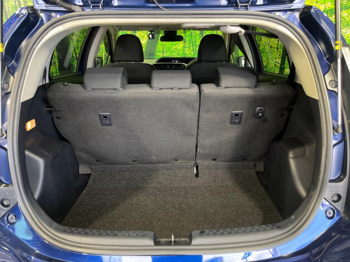 2019 Toyota Aqua DAA-NHP10 (UW-6a150fb574bea)[26]