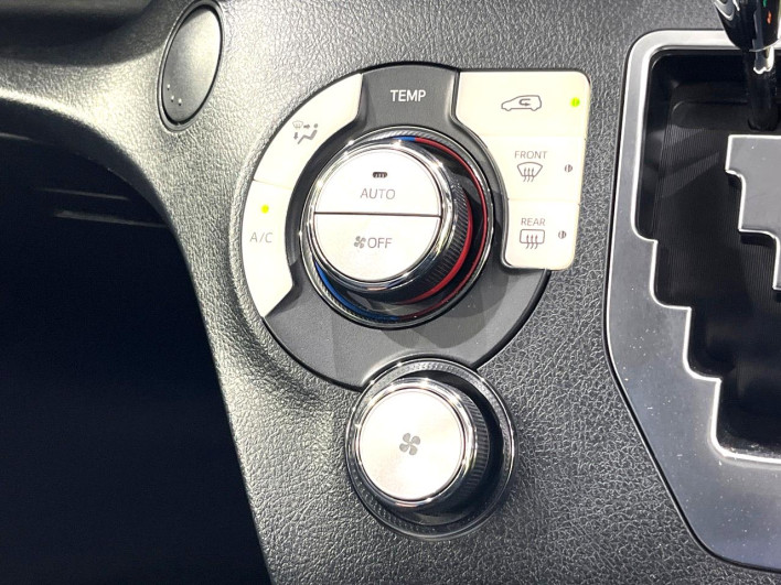 2016 Toyota Sienta DAA-NHP170G (UW-6a150fb7beb32)[20]