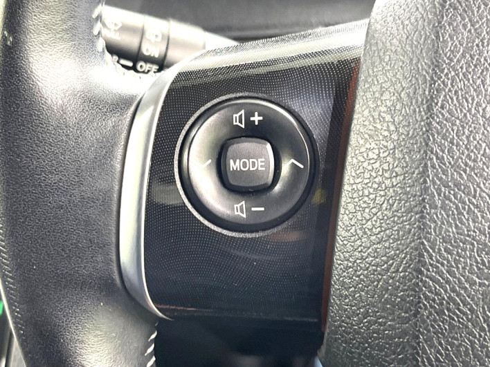 2016 Toyota Sienta DAA-NHP170G (UW-6a150fb7beb32)[22]