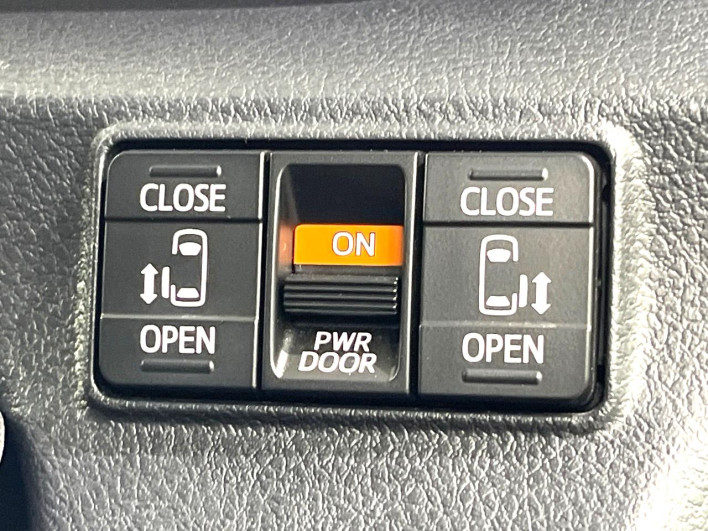 2016 Toyota Sienta DAA-NHP170G (UW-6a150fb7beb32)[11]