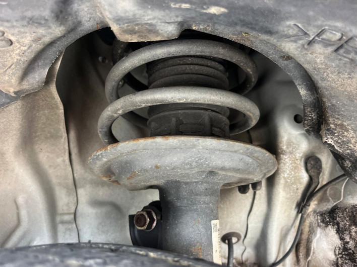 2016 Toyota Vitz DBA-NSP130 (UW-6a150fbabd890)[9]